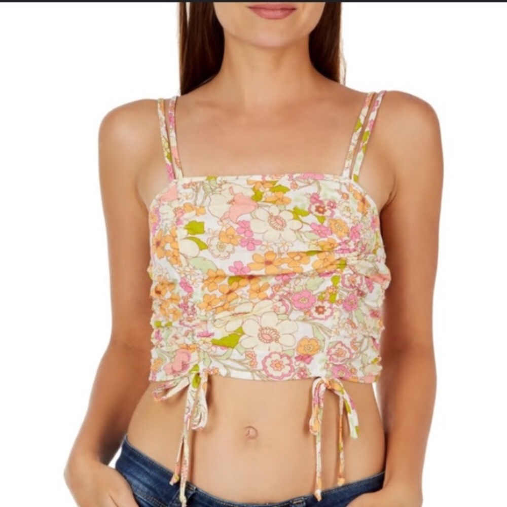 🌟 3/$15 Floral women’s tie front crop top belly shirt size M